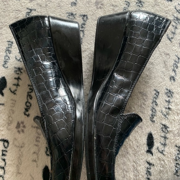 Woman’s black Aerosoles wedge shoe size 8 - Picture 8 of 10